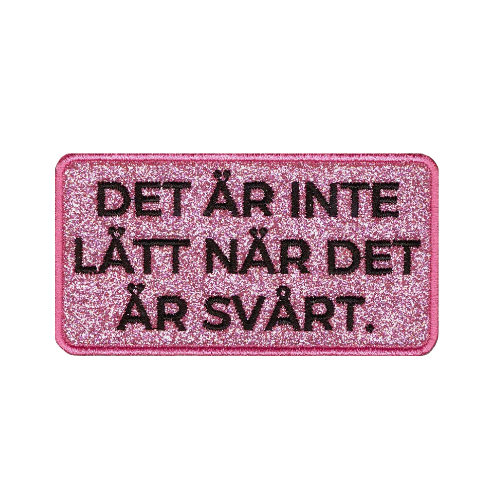 Brodeerattu haalarimerkki, glitterkangas, pinkki.