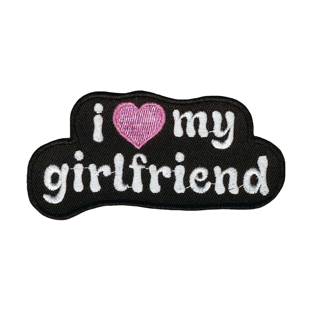 Brodeerattu haalarimerkki, teksti: I love my girlfriend.