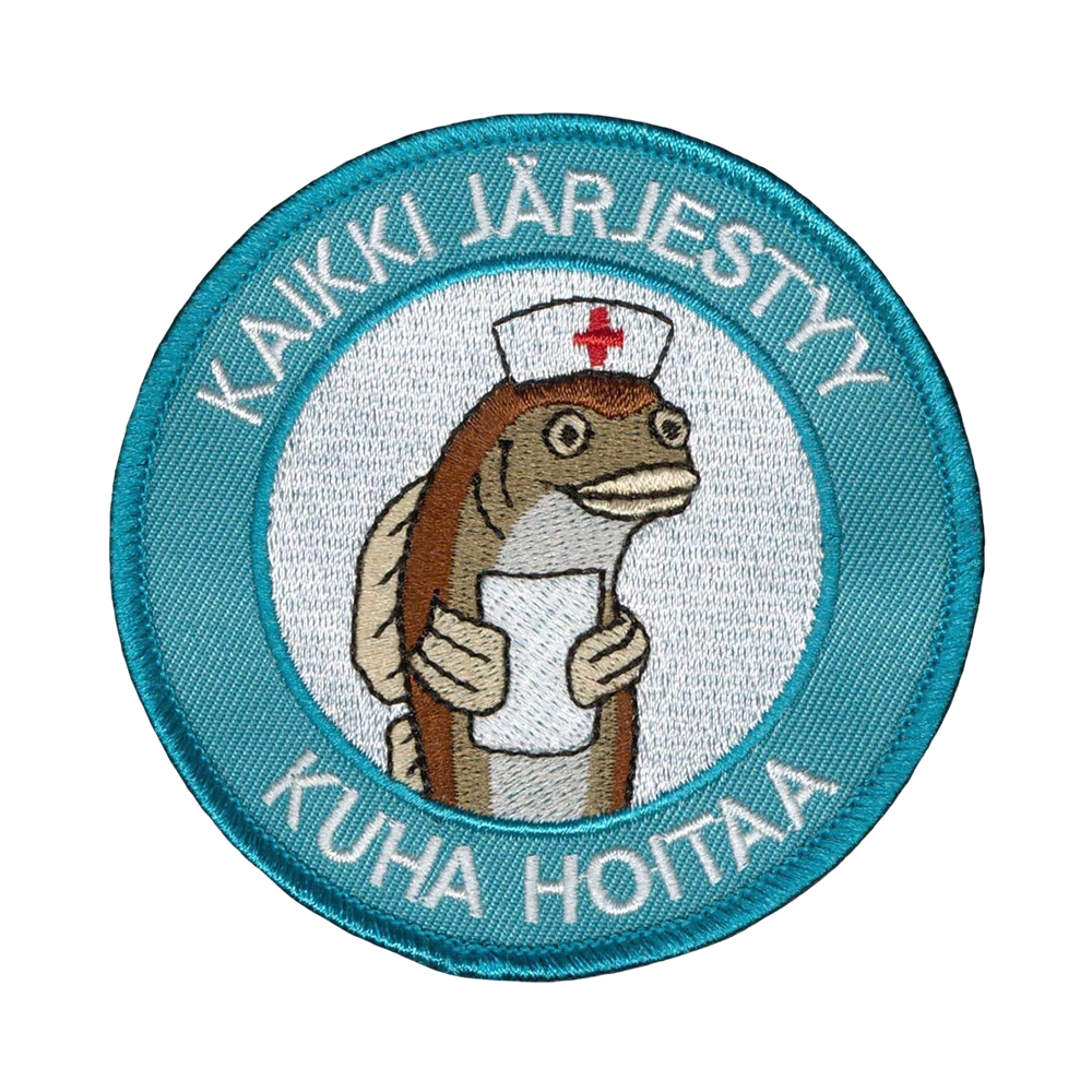 Brodeerattu kangasmerkki, teksti: Kaikki järjestyy kuha hoitaa.