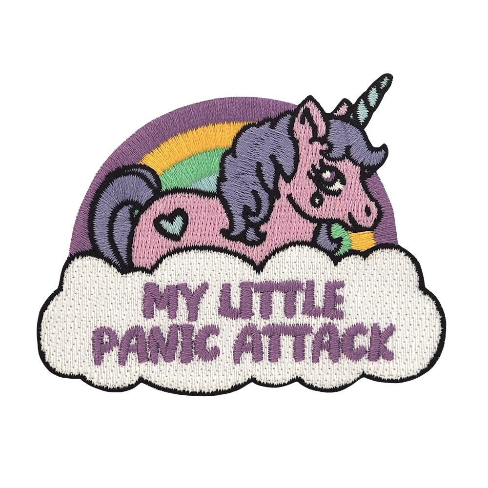 Brodeerattu kangasmerkki, poni, teksti: My little panic attack.