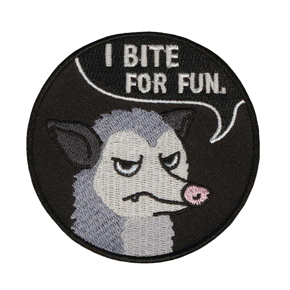 Brodeerattu haalarimerkki, teksti: I bite for fun.