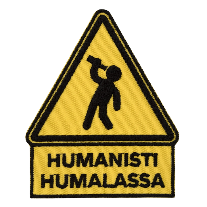 Brodeerattu haalarimerkki, liikennemerkki, teksti: Humanisti humalassa.